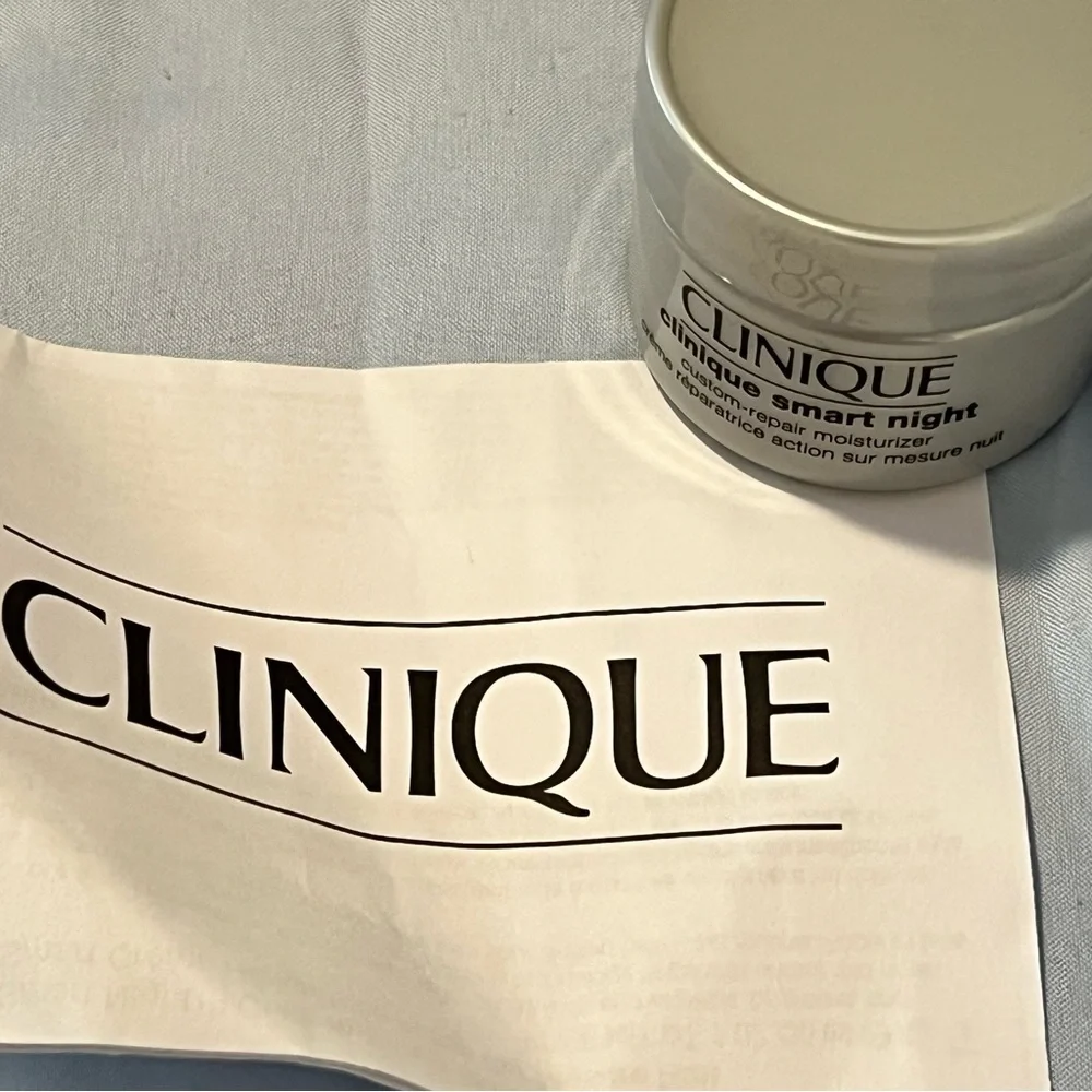 BRAND NEW Unopened Clinique Smart Night Moisturizer For Face & Neck So Smoothing - Picture 2 of 6